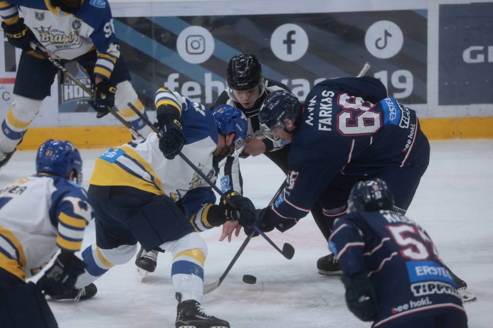 Fölényesen győzött idegenben, közel a továbbjutáshoz a Corona