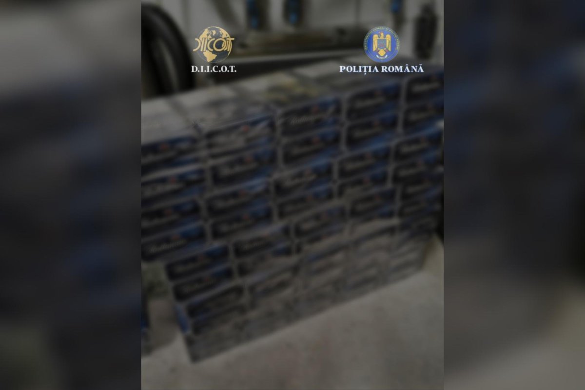 Elhagyottnak tűnő autókban rejtette el a csempészett cigarettát a háromszéki bűnbanda