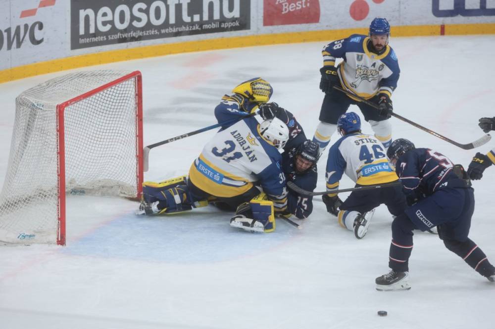 Nekiugrottak ellenfelüknek a brassóiak, túlizgulták a fehérvári fiatalok