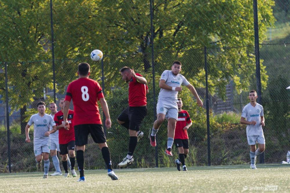 Rangadót nyert a Csíkszentsimon, utolérte az agyagfalviakat