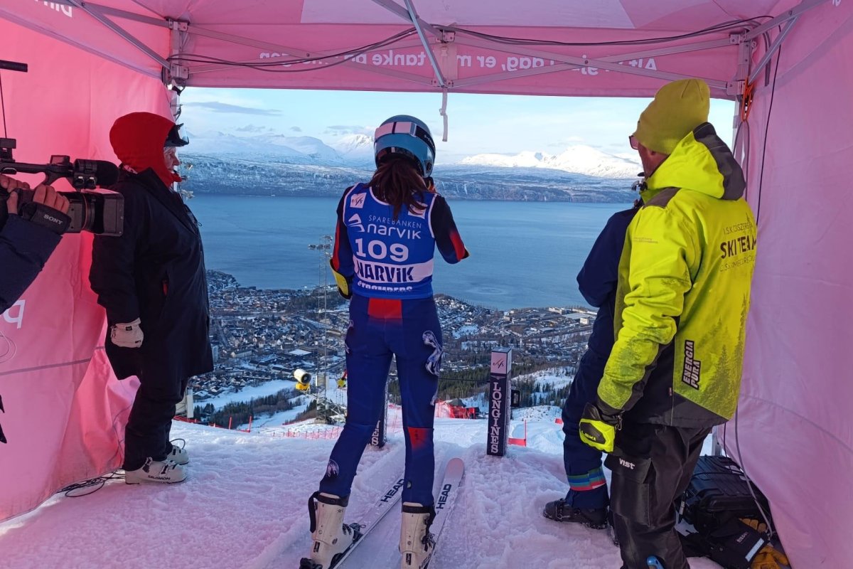 Fiatal erdélyi sízők álltak a rajtvonalnál az ifivébén