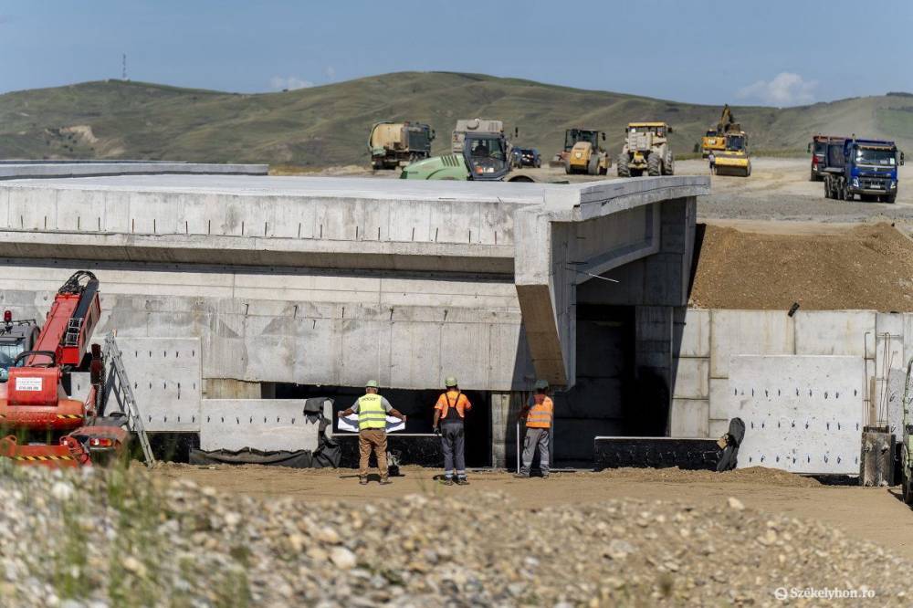 Kétszázötven kilométernyi autópályát ígérnek, de több pénzre lesz szükség