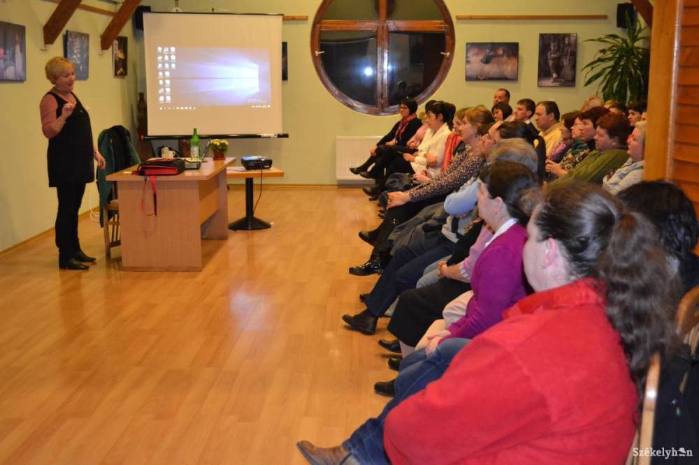 Előadás szülőknek és pedagógusoknak Gyergyószentmiklóson