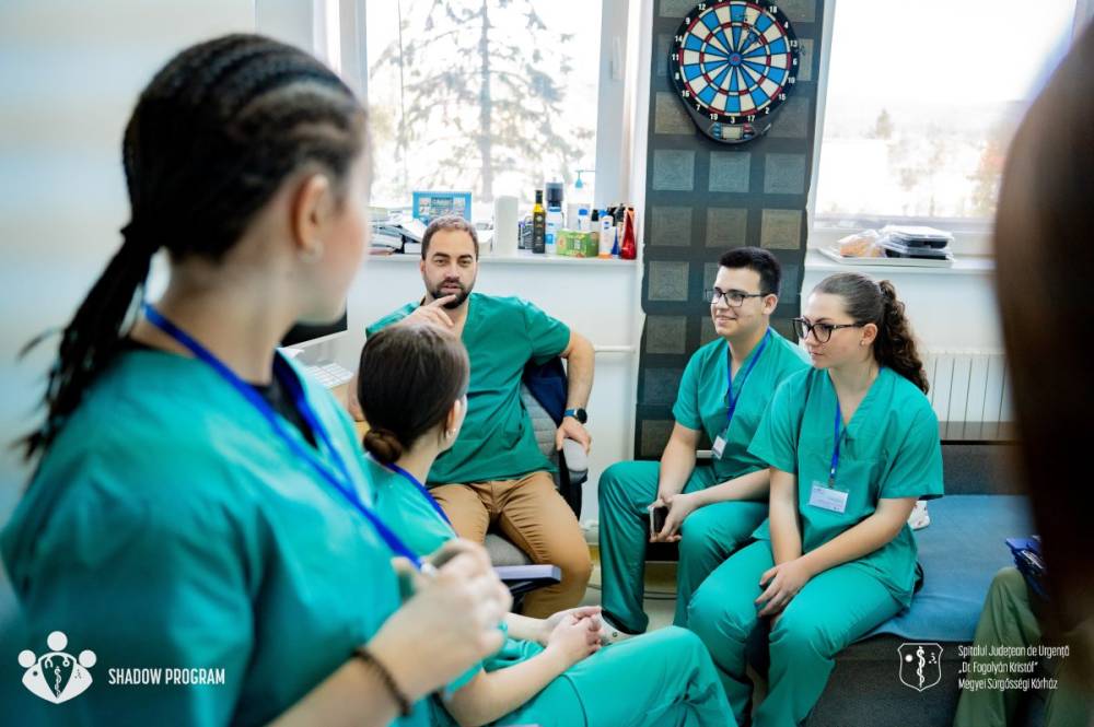 Középiskolások is kipróbálhatják, milyen egy 12 órás műszak a kórházban