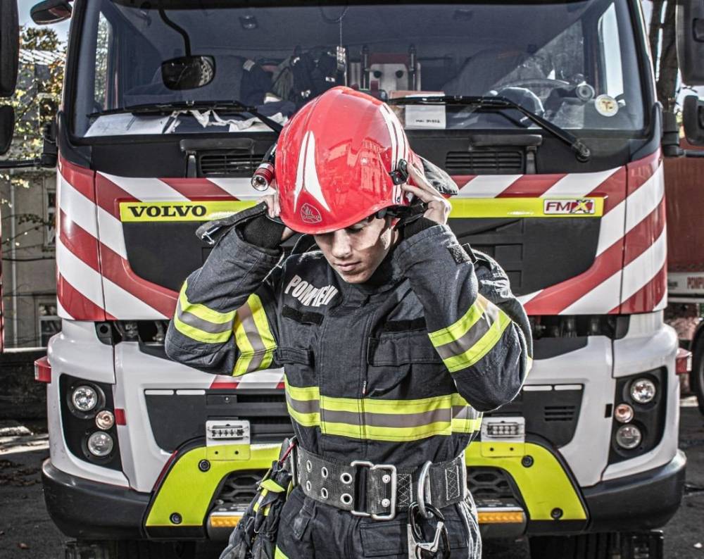 Lángra kapott egy étterem konyhája Maros megyében, 40 ember kimenekült a vendéglőből