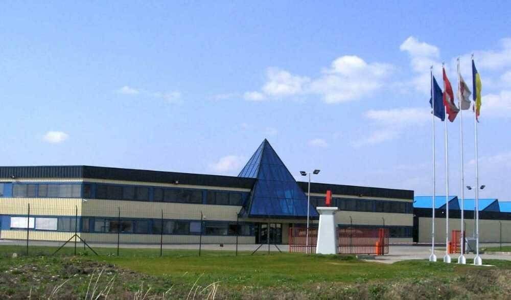 Csődvédelmet kért Ausztriában a Nagyszalontán gyárat működtető bútoripari csoport