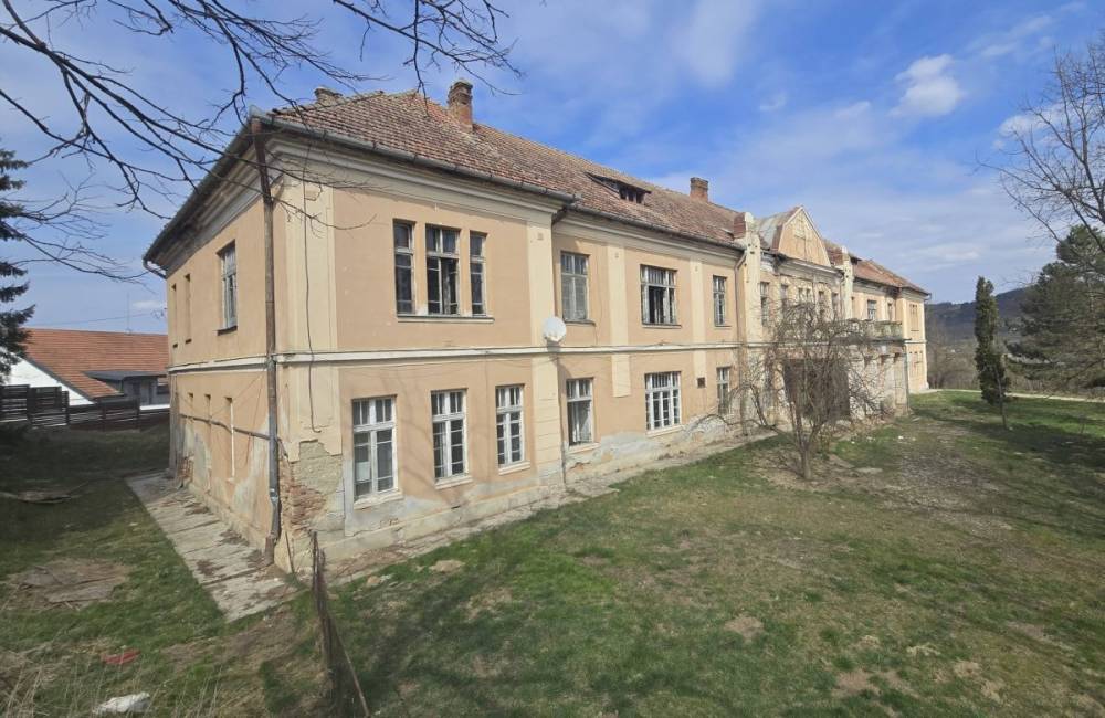 Civilek fogtak össze a Pákey Lajos tervezte mócsi kórház megmentéséért