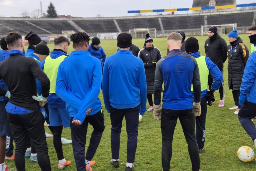 Fogadási botrány árnyékolja be a sereghajtó idényét, a csapatkapitányt is elveszítheti a klub