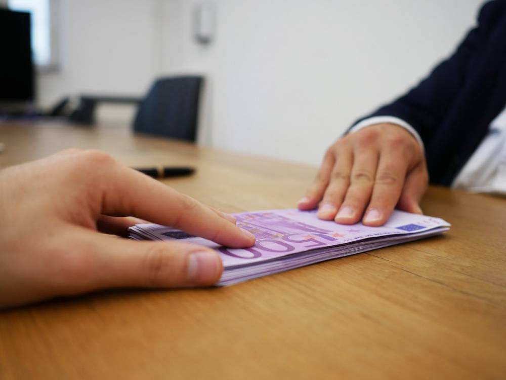 Hivatalos: tulajdonost vált a romániai bank, amire korábban az OTP is pályázott