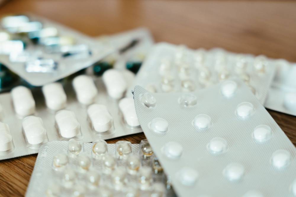 Óva int a gyógyszerkészletek felhalmozásától az egészségügyi miniszter: nincs válság