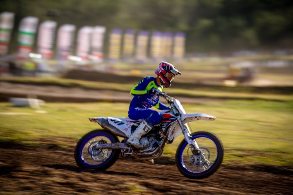 Acélos akarat: Tompa Krisztián sérült vállal is a leggyorsabb romániai motoros