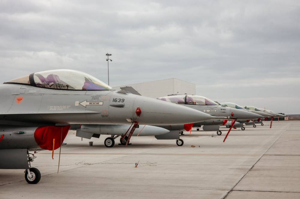 Román harci repülőgépek érkeztek légtérvédelmi szolgálatra Litvániába