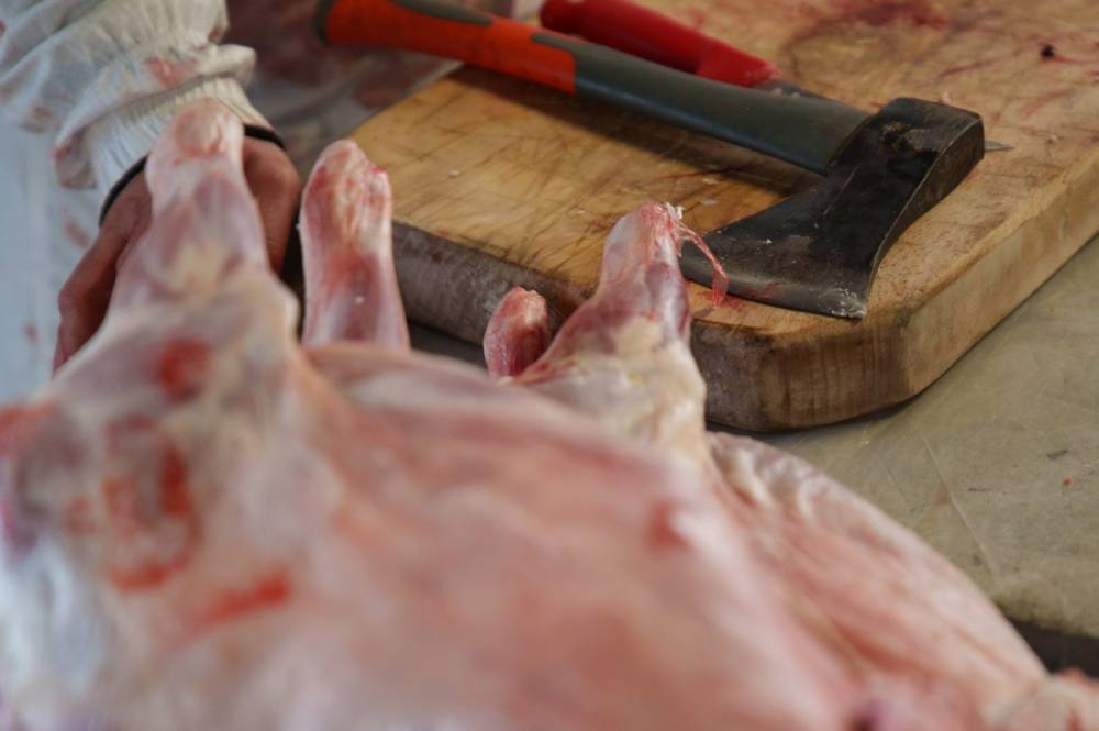 Fogyasztóvédelmi nagyüzem húsvét előtt: több mint 6,3 millió lejre bírságoltak