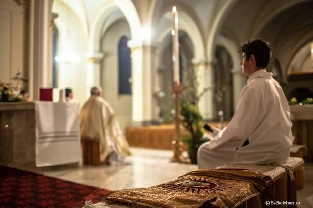 Jézus feltámadását ünnepeljük nagyszombat este