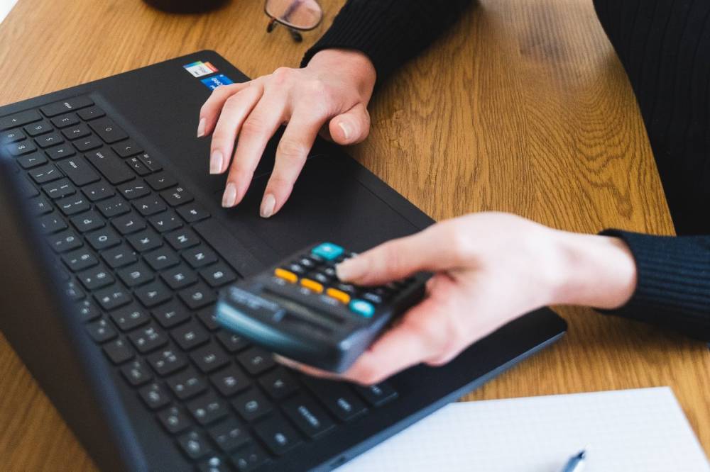 Közel négyezer cég függesztette fel tevékenységét 2026 első két hónapjában