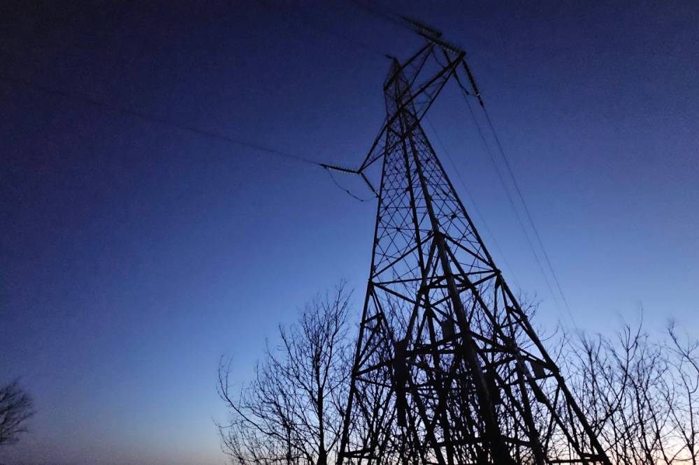 Erős szél miatt több százan maradtak áram nélkül Borszéken