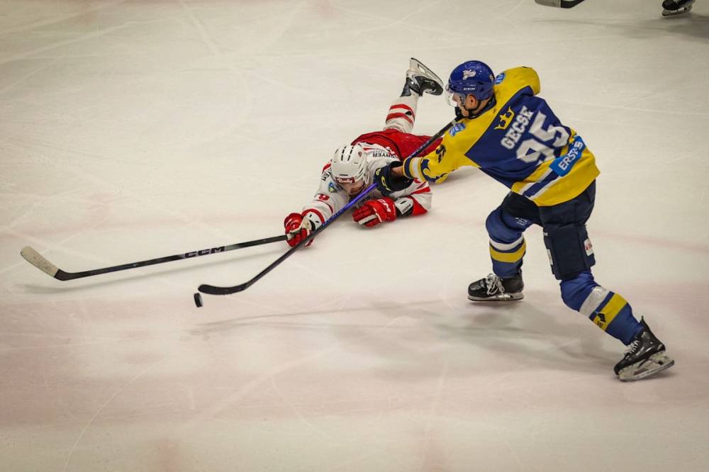 A Corona kifogásolja a játékvezetést, vizsgálatot kér az Erste Ligától