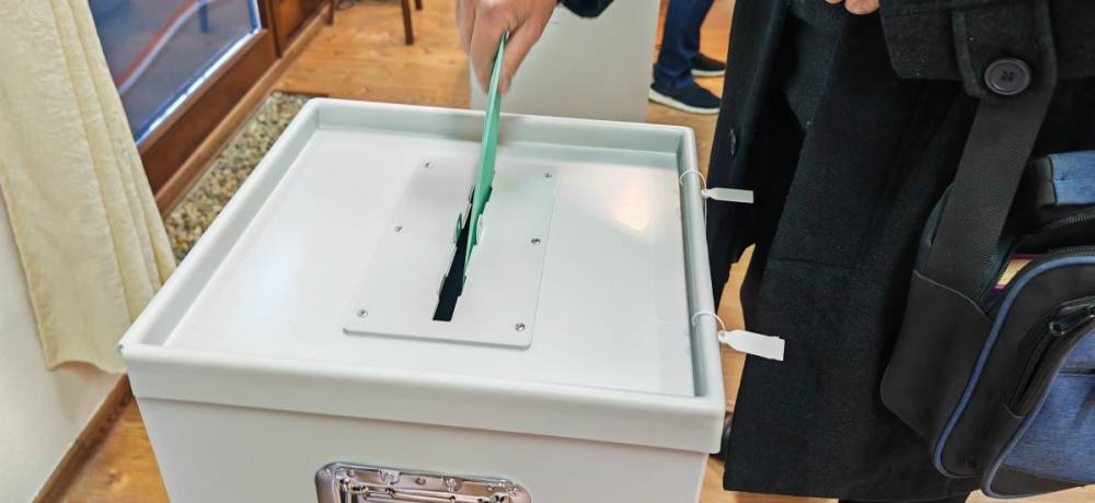 Országgyűlési választás: megérkeztek az első külképviseleti urnák az NVI-hez