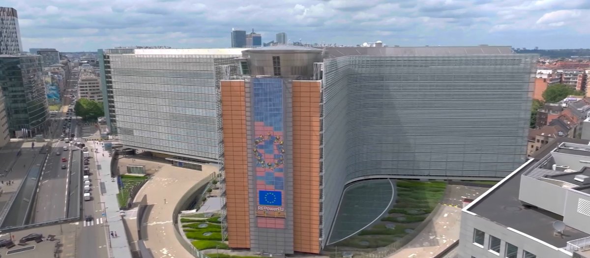 Helyreállítási alap: még mindig levegőben lóg a Romániának járó uniós pénzek sorsa