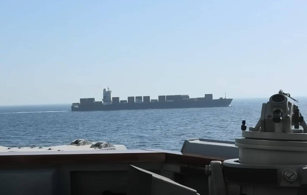 Trump szerint az amerikai haditengerészet elfogott egy iráni c, Teherán megtorlással fenyeget