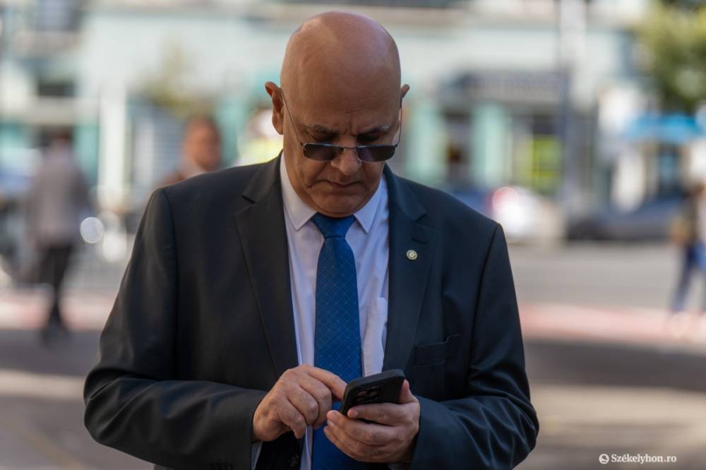 Arafat a kihallgatása után: komoly kérdéseket vet fel a személyemet érintő vizsgálatok megalapozottsága