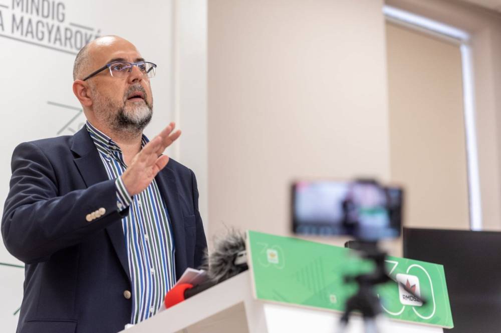 „Ez egy másik mozi”. Kelemen Hunor elárulta a Krónikának, Magyar Péter kérte-e a lemondását