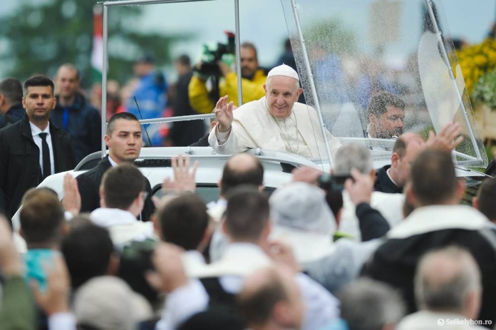 Egy éve hunyt el Ferenc pápa, aki utódja szerint korszakváltó időben vezette az egyházat