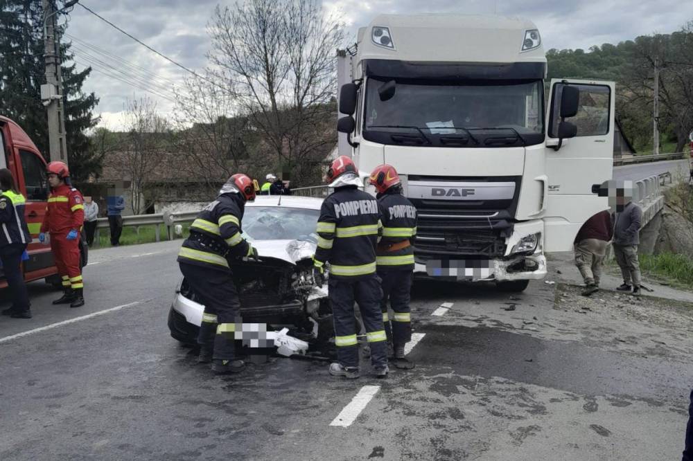 Teherautó és személygépkocsi ütközött Maros megyében