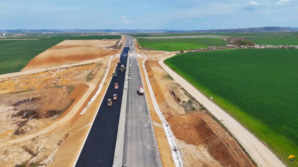 Már majdnem félig elkészült az észak-erdélyi autópálya egyik fontos szakasza
