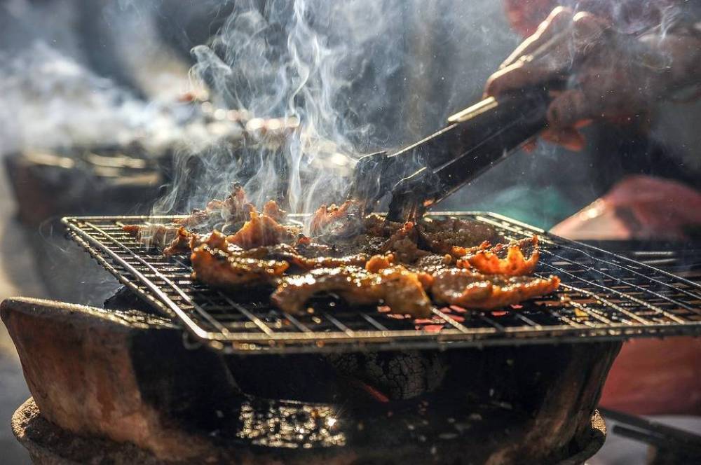 Május elsején sokfelé izzanak a grillek: mutatjuk, milyen szabályokat kell betartani, és mekkorák lehetnek a bírságok