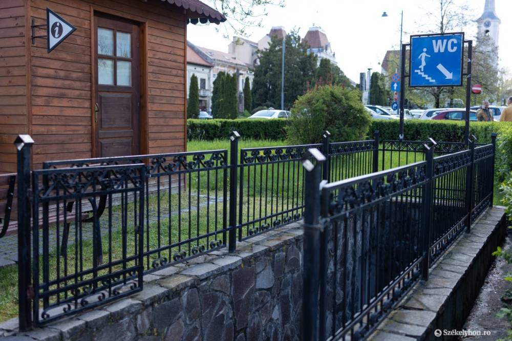 Elvetik a költséges terveket, mégis megújulhat a székelyudvarhelyi közvécé