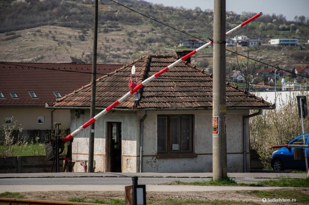 Lezárták a Vásártér utcai vasúti átkelőt Székelyudvarhelyen