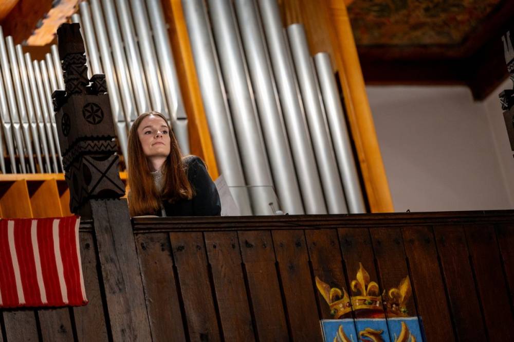 Méltóságteljes orgonahang a kolozsvári Kakasos templomban – Jótékonysági koncerttel indul a zenesorozat