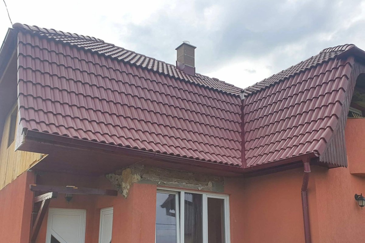 Sok jó ember segített abban, hogy újra tető legyen a tűzkárosult férfi feje fölött