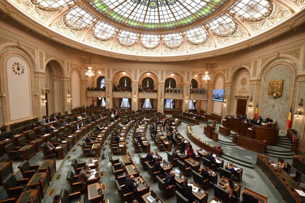 Megjósolta az RMDSZ képviselője, mi lenne, ha magyarul tennének esküt Románia parlamentjében