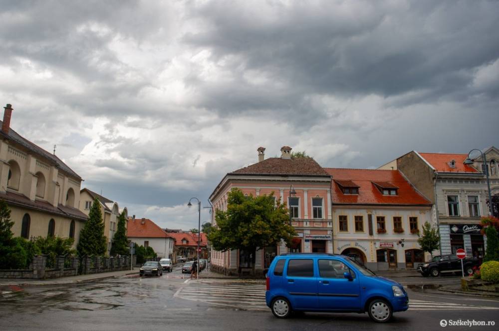 Jégesőt is kaphatunk a nyakunkba, a csapadékkal együtt lehűlés is érkezik