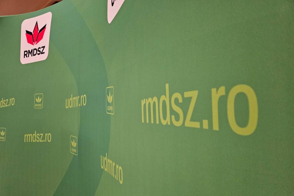 Az RMDSZ üllő és kalapács között