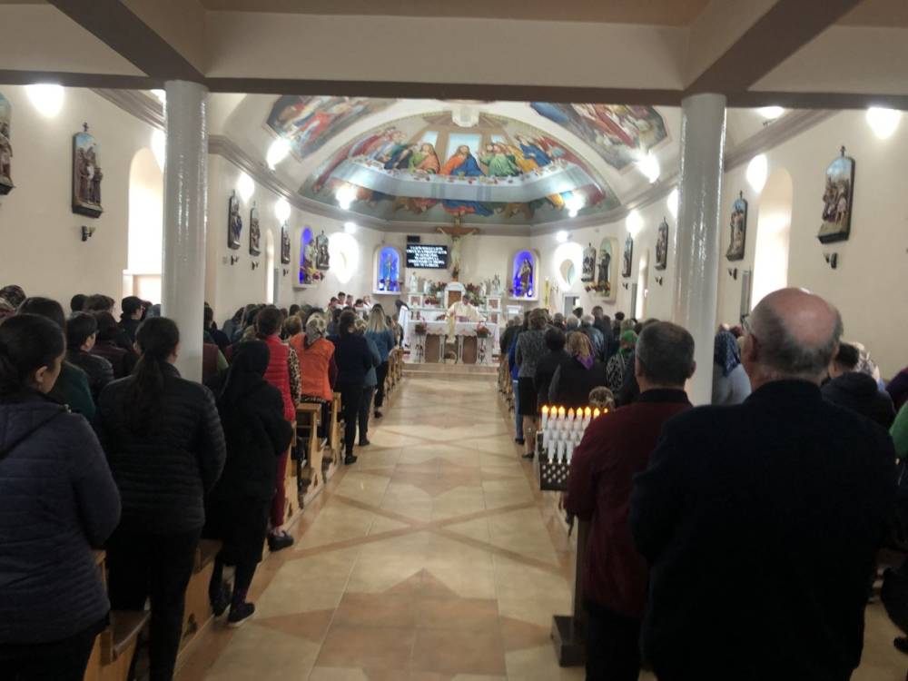 „Máriecska virágecskái”: elindult a gyalogos zarándoklat a Csángóföldről a csíksomlyói búcsúba