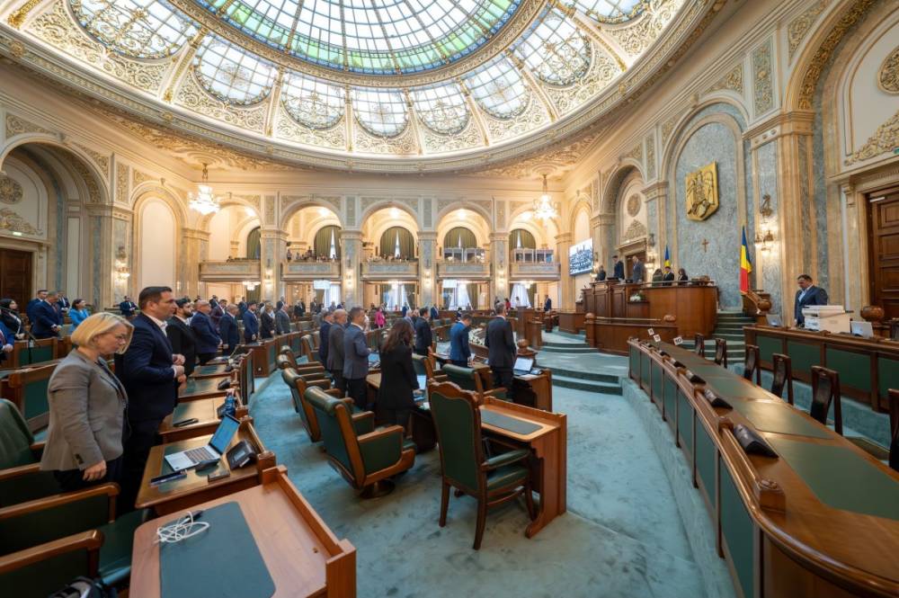 Heves vita a szenátusban: az AUR szigorítaná a civilek ellenőrzését
