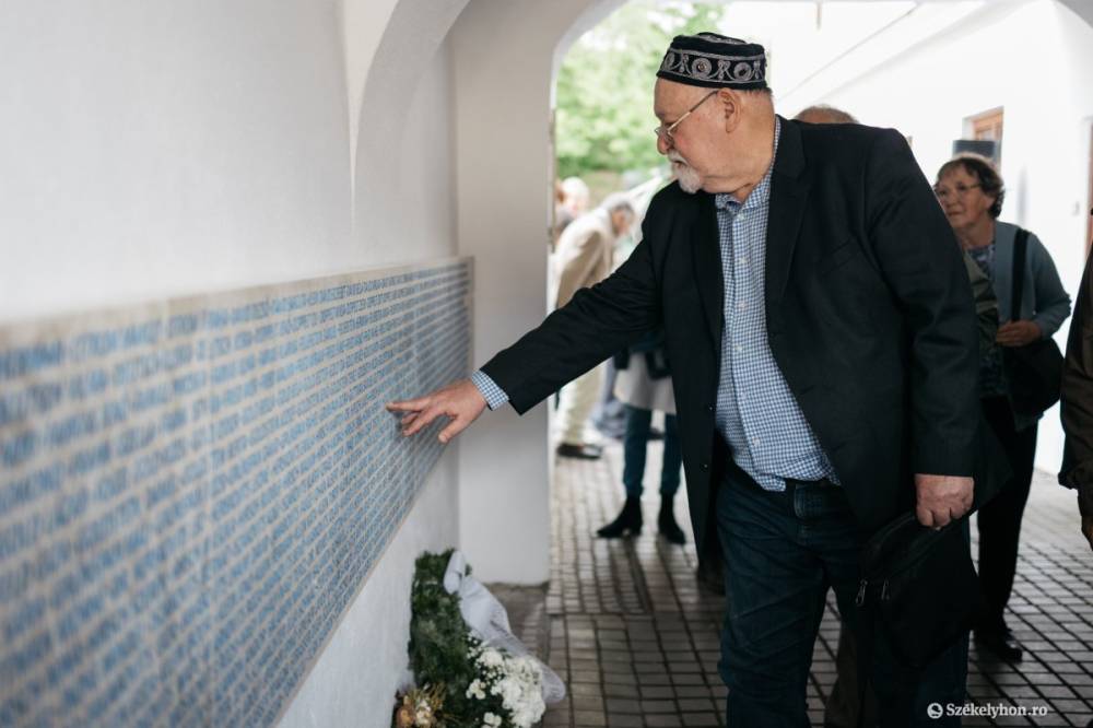 Akiknek a nevét visszaadta az emlékezés – holokauszt-emlékművet avattak Székelyudvarhelyen