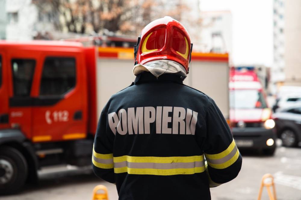 A mélybe zuhant egy lift a bukaresti CFR-palotában, öt embert kórházba szállítottak