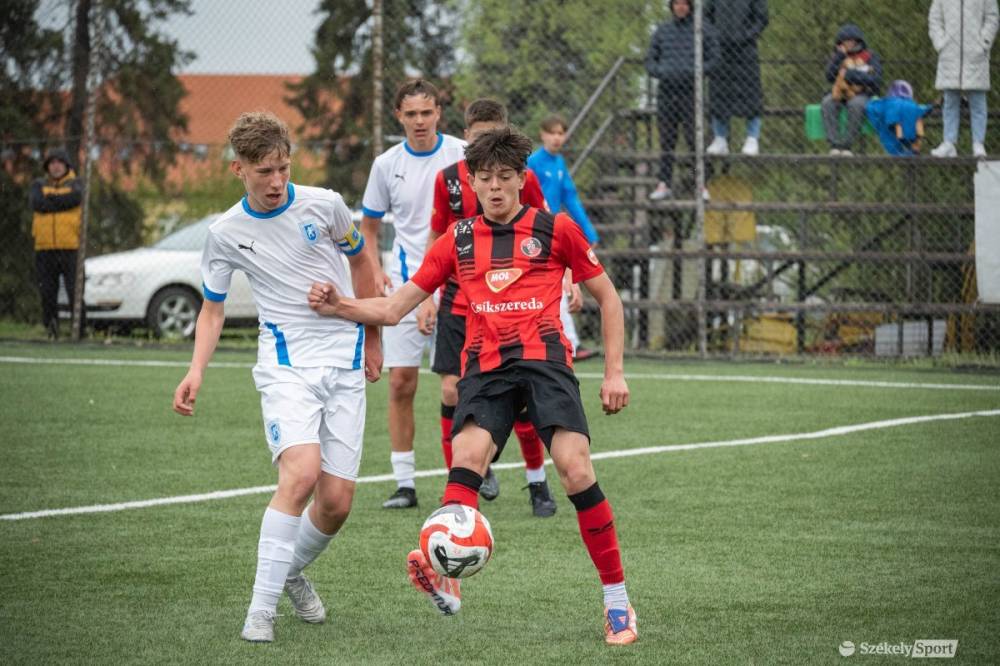 Pünkösdi siker Bukarestben, bronzcsatára készülhet az FK Csíkszereda korosztályos csapata