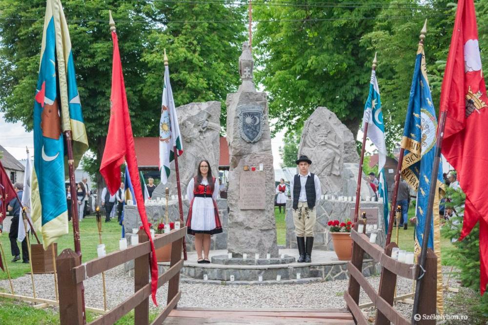 Trianonra emlékeznek Csíksomlyón