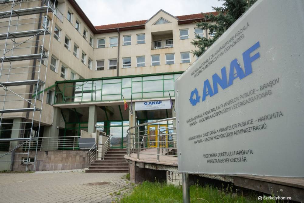 „Lázadás a méltóságért!”: adóhivatalnokok és más közalkalmazottak ezrei szüntették be a munkát
