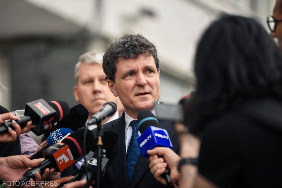 Nicușor Dan csütörtökön megnevezheti a kormányfőjelöltet, bár a parlamenti támogatás kétséges