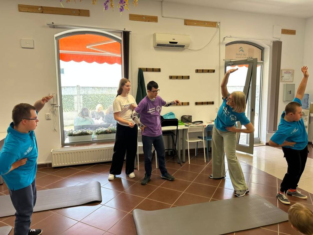 Minden edzés öleléssel kezdődik – értelmi fogyatékossággal élő fiataloknak tartanak edzéseket