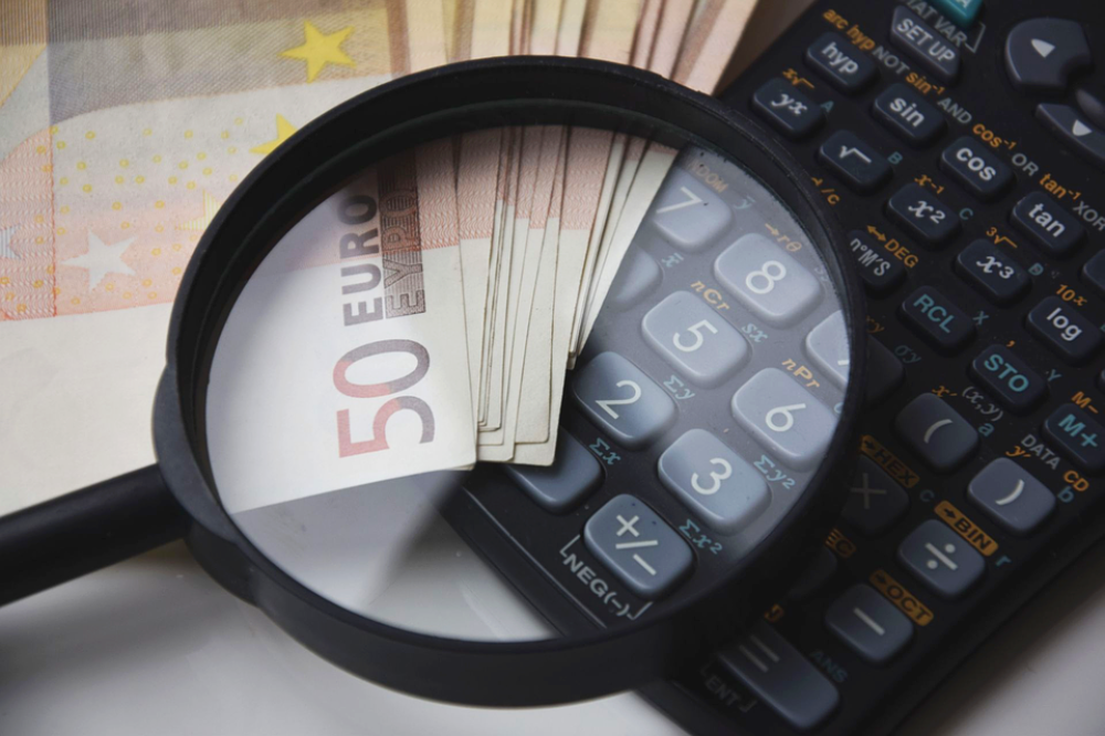 Rekordbírsággal sújtotta a kamatlábbal trükköző bankokat a Versenytanács