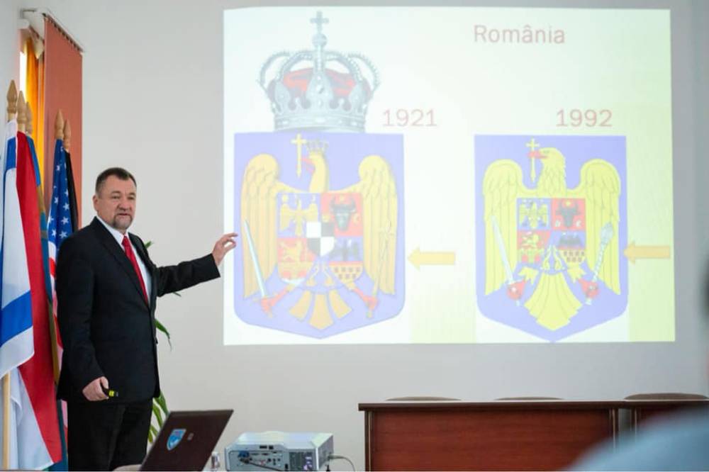 Címerművészeti kiállítás nyílik Baróton