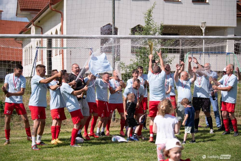 Parajd átvette az aranyérmeket, jön a 6. Liga rangadója az Udvarhely körzetiben