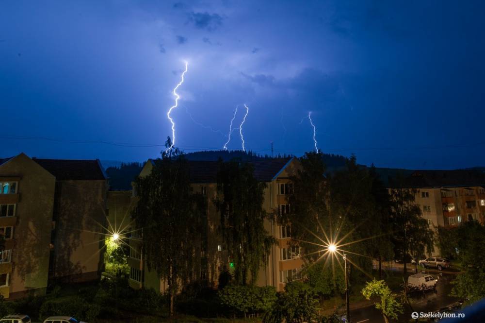 Villámlással és jégesővel csaphat le a rossz idő Erdélyben